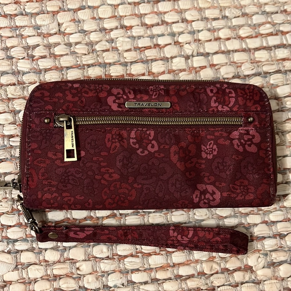 Travelon Wallet/Wristlet